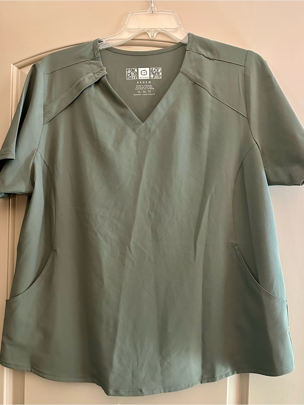 Wink Renew series scrub set olive XL - Picture 2 of 3